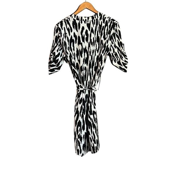 3 for $30! Cha Cha Vente patterned mini dress - Picture 5 of 7